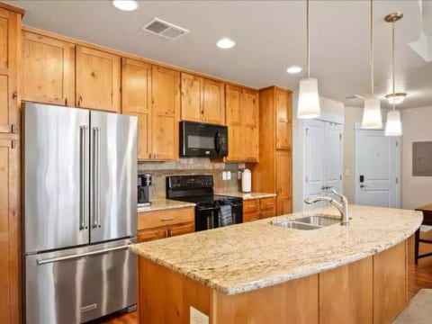 Fully equipped kitchen