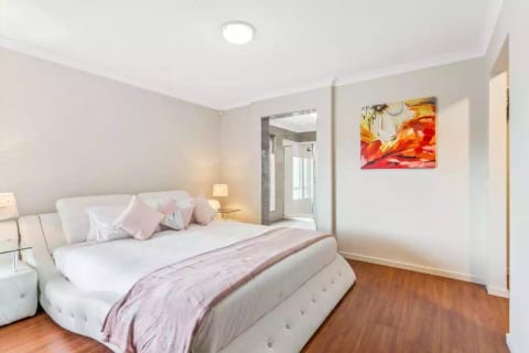 Bulla Hill - 6 Bdrm home near Melbourne Airport