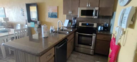 Full Service Kitchen w/RO