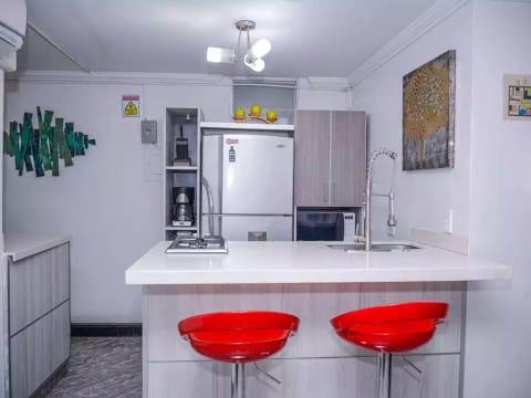 Two Bedroom Apartment... Hot tub ac in lleras