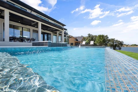 Lakefront Estate -heated spa  - chef avail 