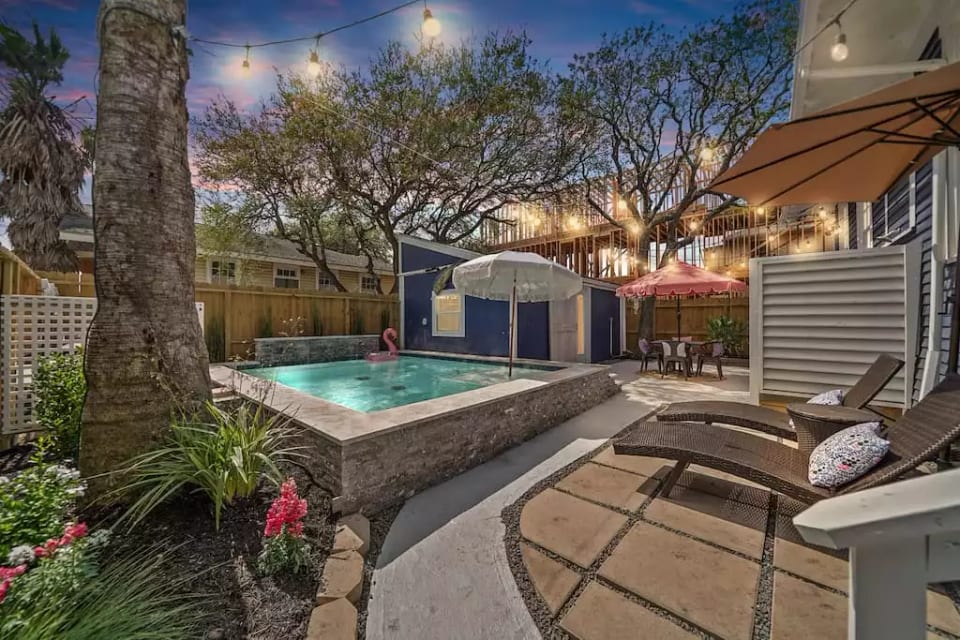 *NUOVO* Paradiso a bordo piscina a 2 isolati dalla spiaggia! - Galveston